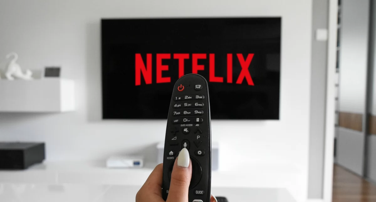 Netlfix przejmuje część Warner Bros. Co z TVN?