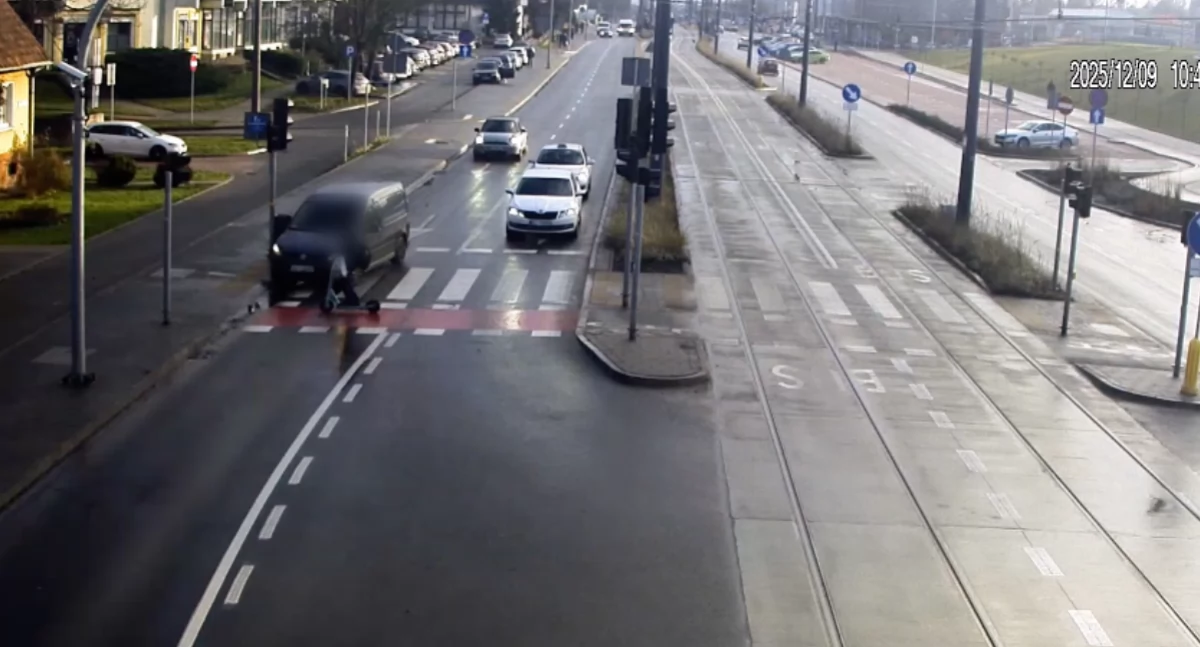 Wjechał hulajnogą elektryczną wprost pod nadjeżdżające auto