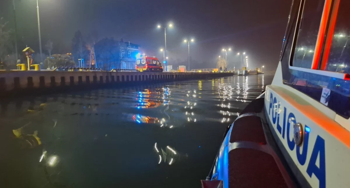 Wpadł do Martwej Wisły, miał 29 stopni