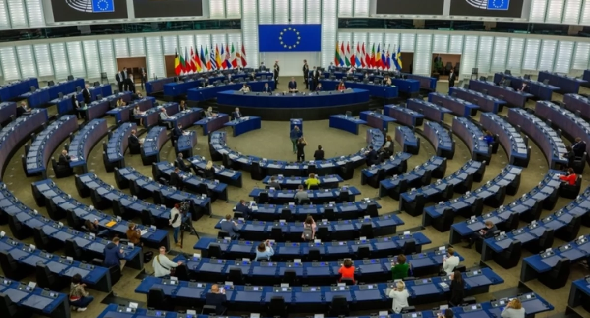 USA czy UE? Polacy podzieleni w ocenie kluczowego sojusznika