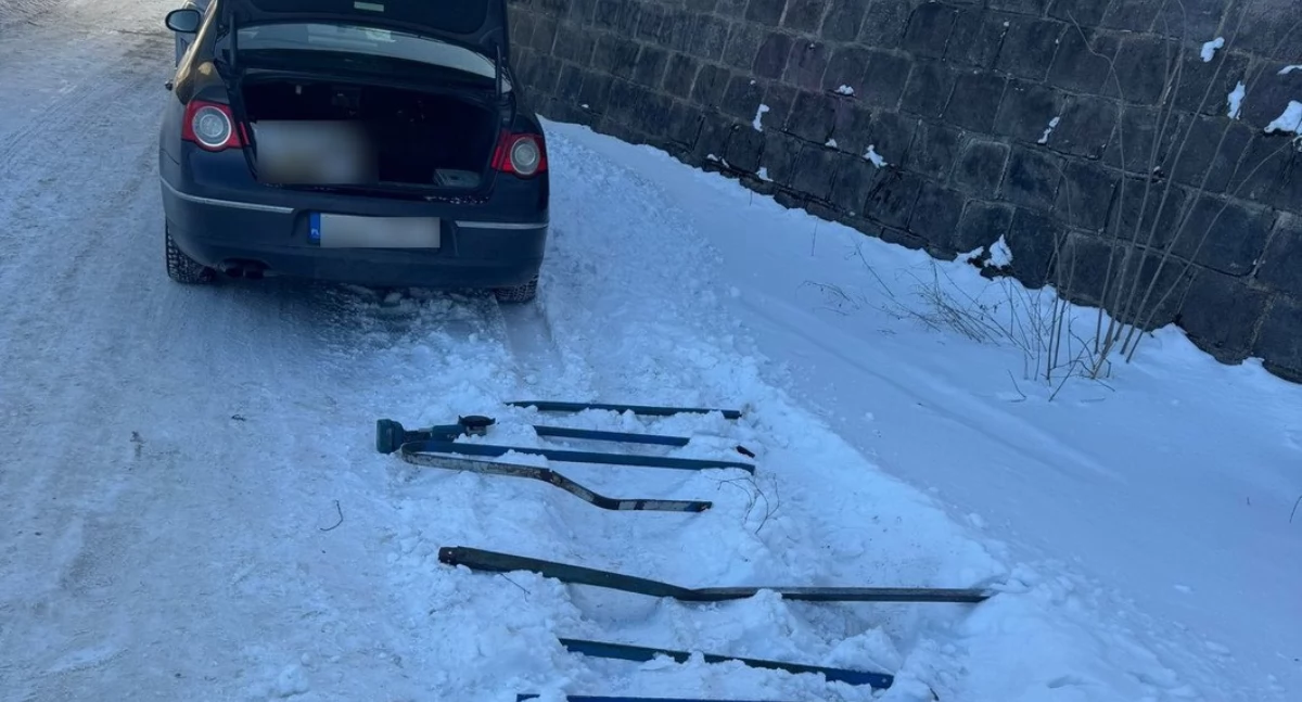 Kradł elementy barier drogowych