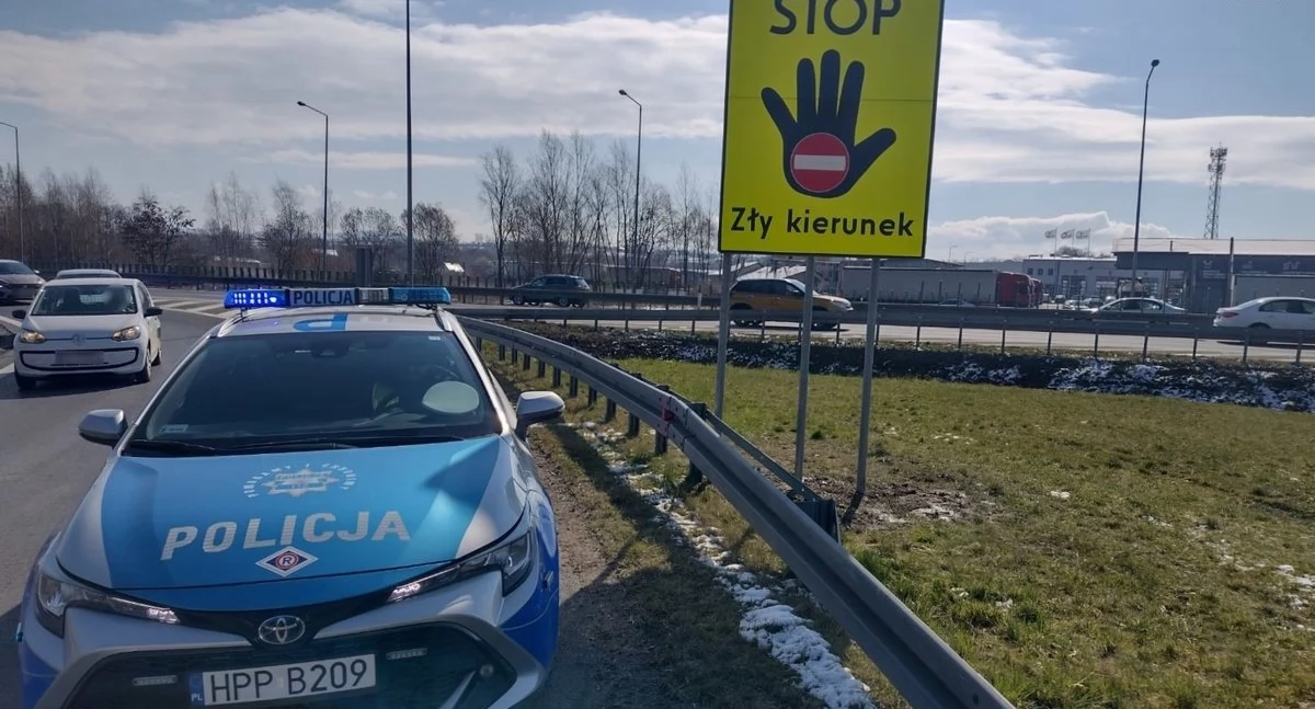 Nocna „czołówka” na A4. Senior jechał pod prąd