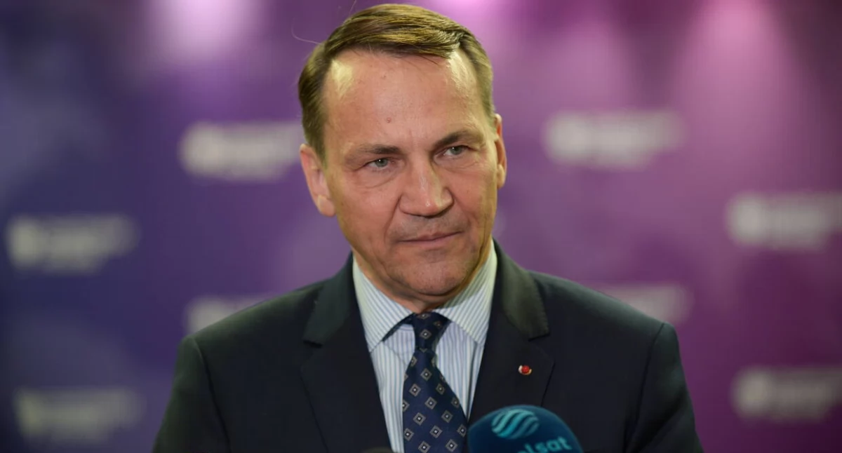 Sikorski: Europa zasługuje na miejsce przy stole negocjacyjnym