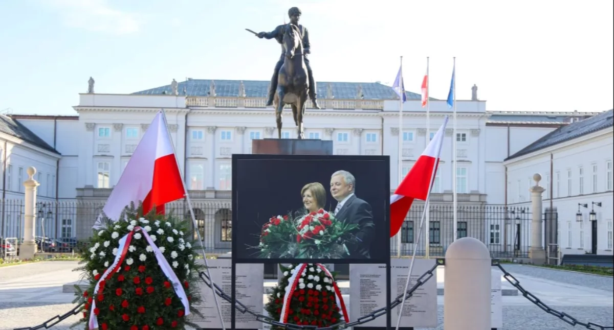 Zdrada dyplomatyczna w sprawie Smoleńska? Prokuratura zabrała głos