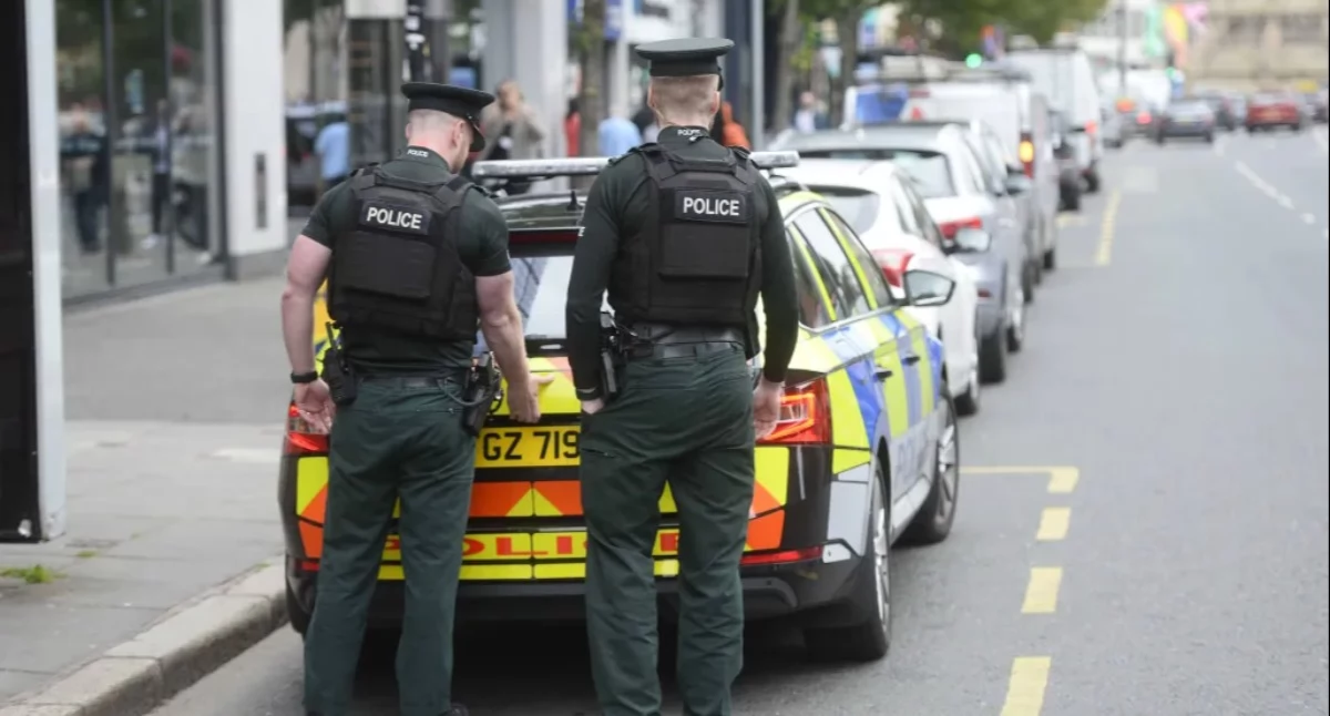 Belfast w napięciu. Zamieszki po ataku nożownika [WIDEO]