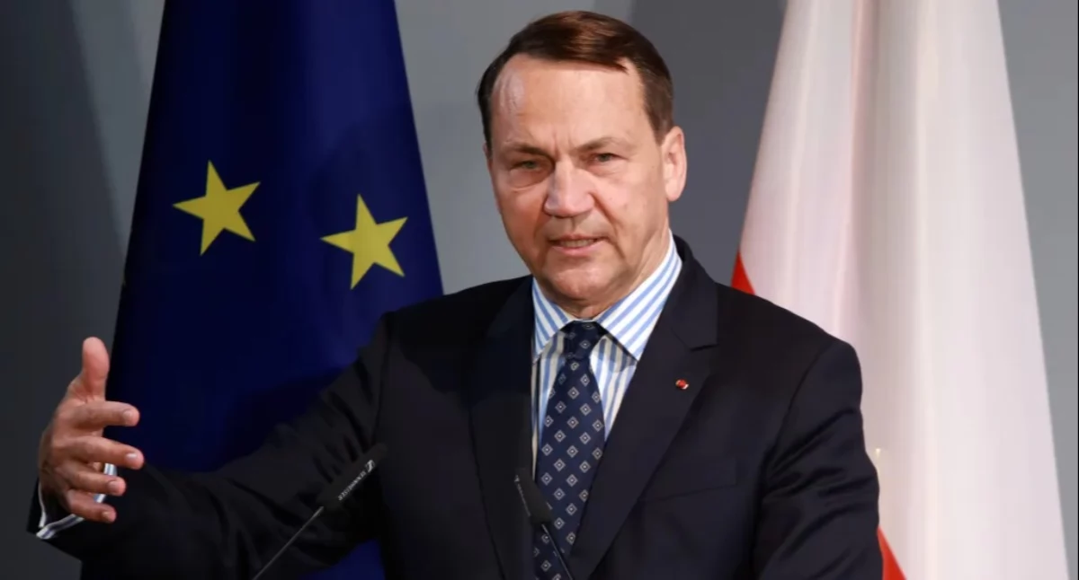 Sikorski: mam nadzieję, że nasze ostrzeżenia spowodują, że Putin nie uruchomi prowokacji