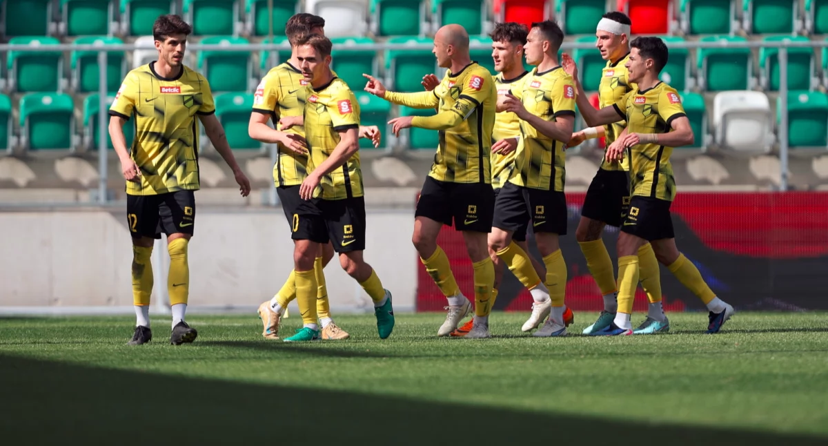 1. liga piłkarska - Wieczysta już trzecia w tabeli, przełamanie Polonii Bytom 