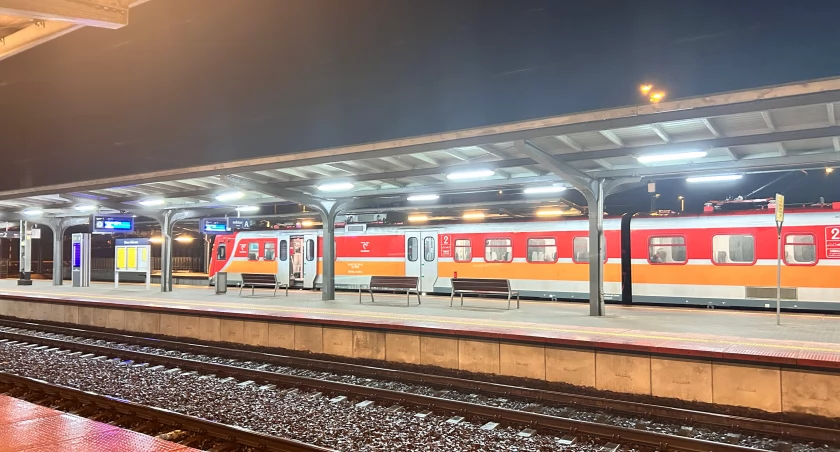 W weekend zmiana czasu, staną niektóre pociągi. Sprawdź które