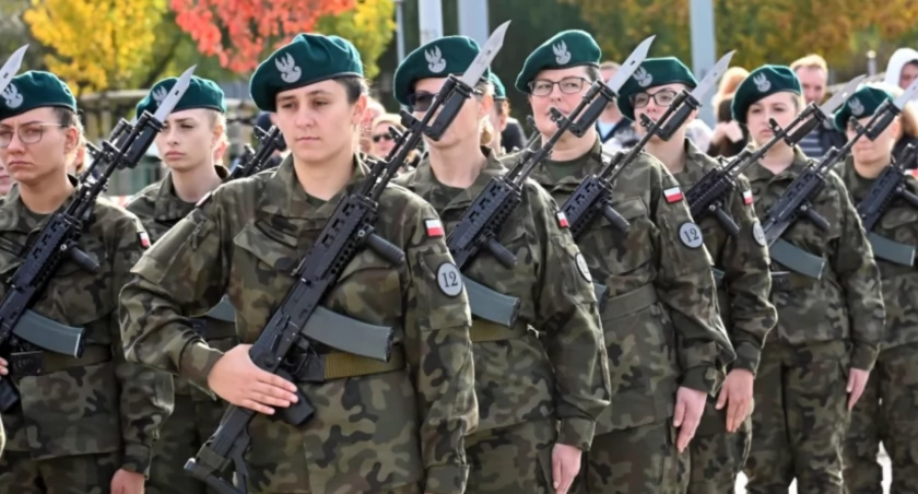 Jak naprawdę wygląda płaca w wojsku, policji i innych służbach?