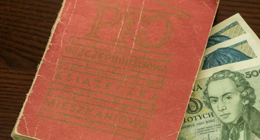 PRL-owskie książeczki wracają do gry. Spór o miliardy i nadzieje milionów