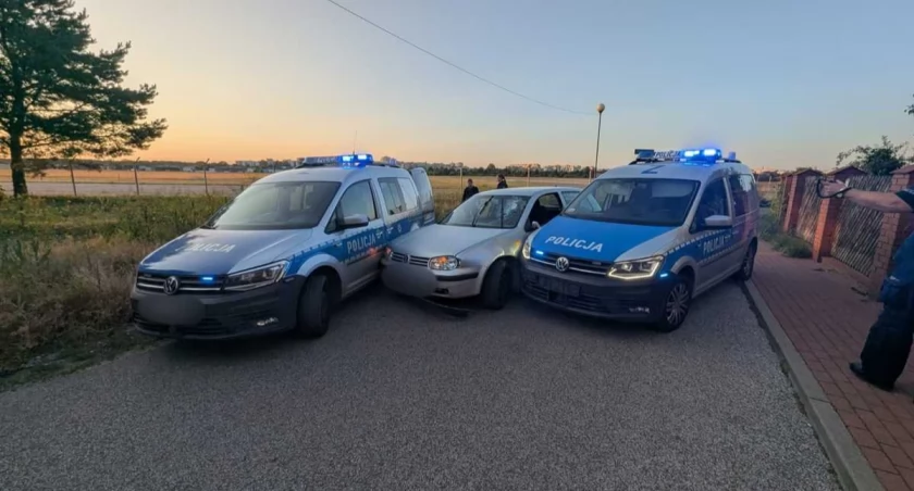 Skuteczna reakcja stołecznych policjantów na niebezpieczną ucieczkę kierowcy ulicami Warszawy