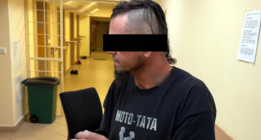 fot. mat. policji/Na koncie ma rozbój i bezprawne pozbawienie wolności – poszukiwany ENA obywatel Mołdawii trafił do zakładu karnego 
