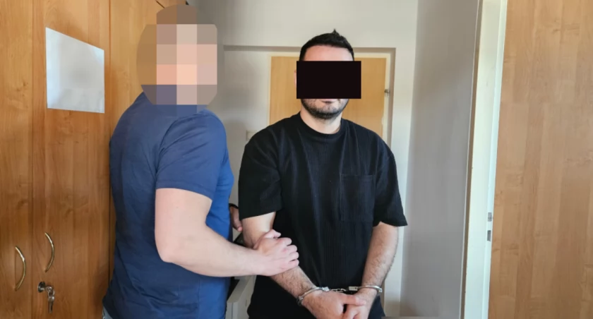Mężczyzna zatrzymany przez policjantów / mat. policji