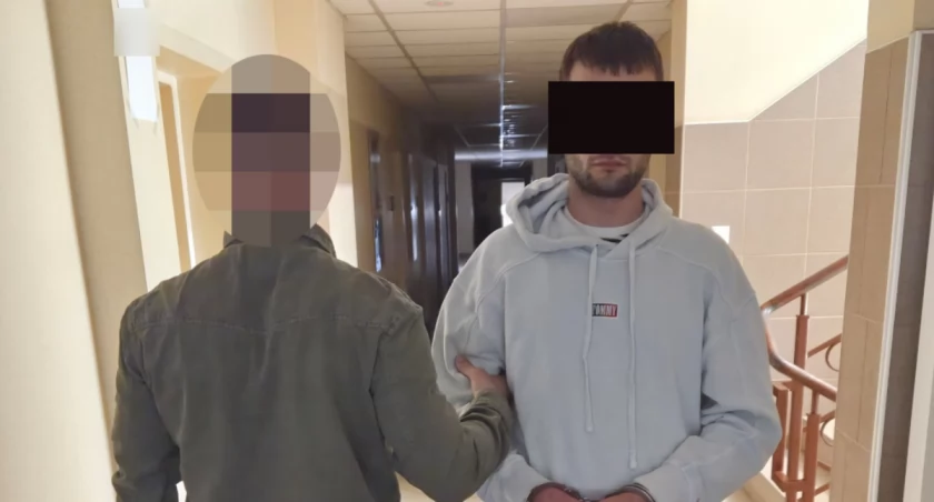 Mężczyzna zatrzymany przez policjantów / Komenda Stołeczna Policji