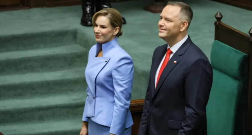  Karol Nawrocki złożył przysięgę prezydencką w obecności małżonki i Zgromadzenia Narodowego Fot. PAP/Paweł Supernak 