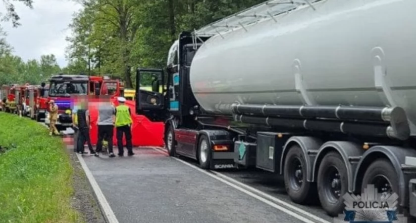 Tragiczny wypadek w miejscowości Opaleniec (autor: Policja Mazowsze/X) 