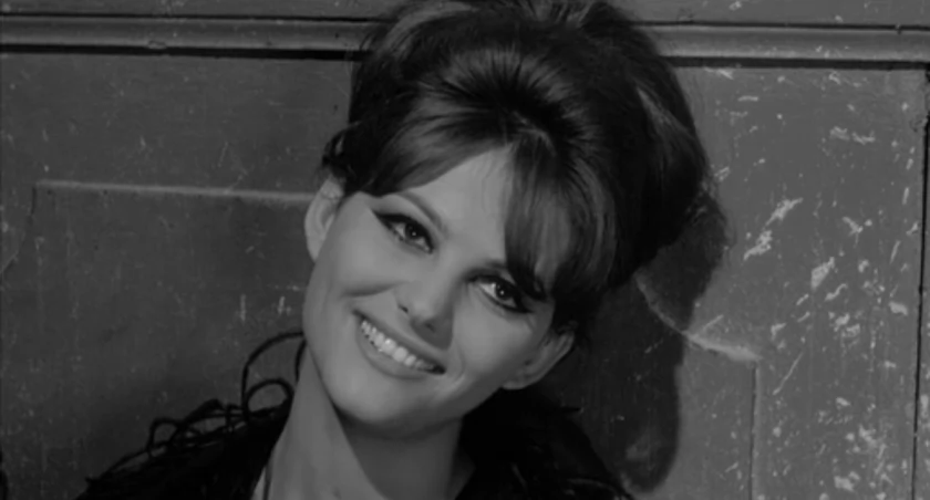 wikipedia Claudia Cardinale w Osiem i pół Federico Felliniego (1963 r.)  Gawain78 at the Italian Wikipedia project. - transferred from Italian Wikipedia, https://it.wikipedia.org/wiki/File:Ottoemezzo-Cardinale.png
