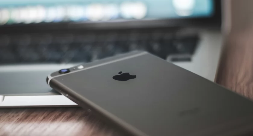 AltumCode on Unsplash