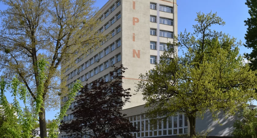 UM Warszawa