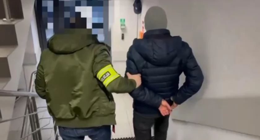 Udaremniona próba kradzieży wartego 150 tysięcy złotych samochodu. Sprawca w areszcie / fot. policja Mokotów