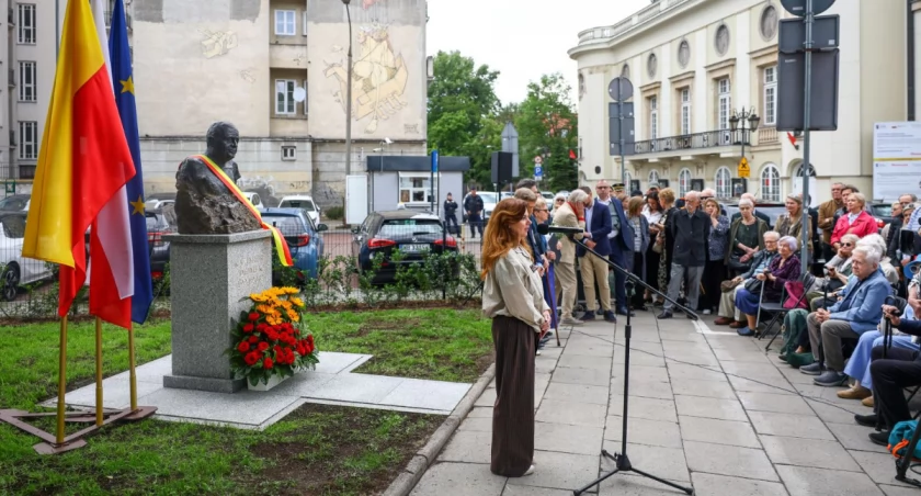 UM Warszawa