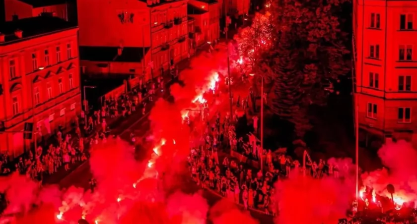 facebook.com / TylkoRadomiak.pl - Stowarzyszenie Kibiców/ niezależna.pl