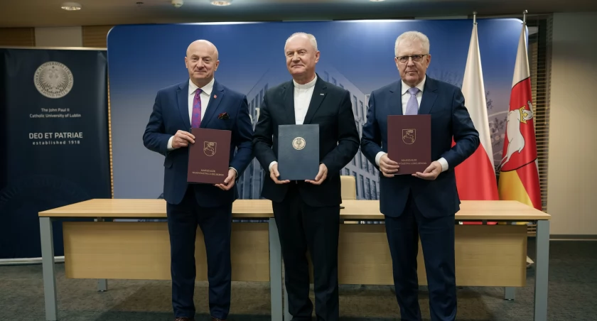 Marszałek stawia na młodych lekarzy. Lubelskie szpitale zamienią się w uniwersyteckie kliniki