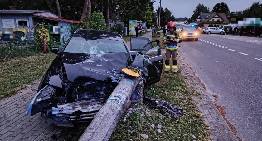 Pijany 19-latek uciekał przed policją. Zatrzymała go… betonowa latarnia z numerem 13