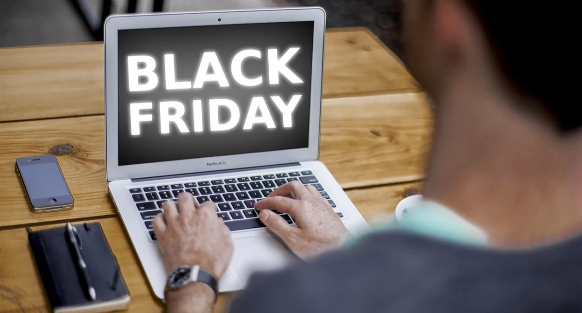 Nie daj się oszustom podczas Black Friday!