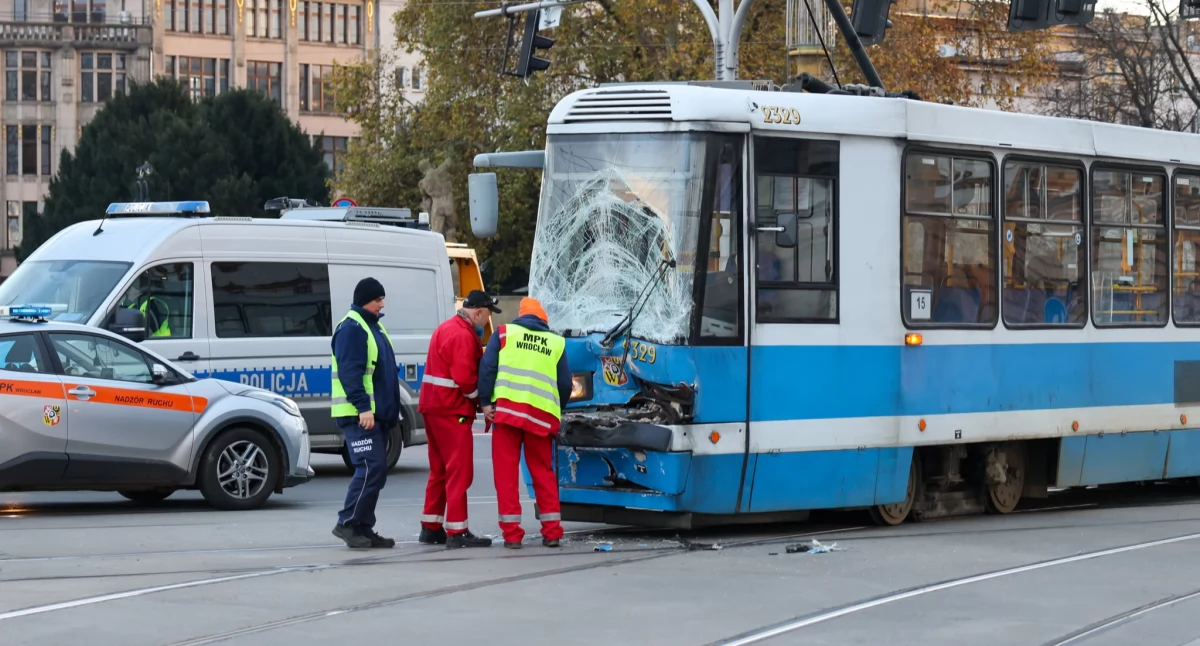 Paraliż centrum miasta. Są duże utrudnienia. Jak jeździ komunikacja miejska?