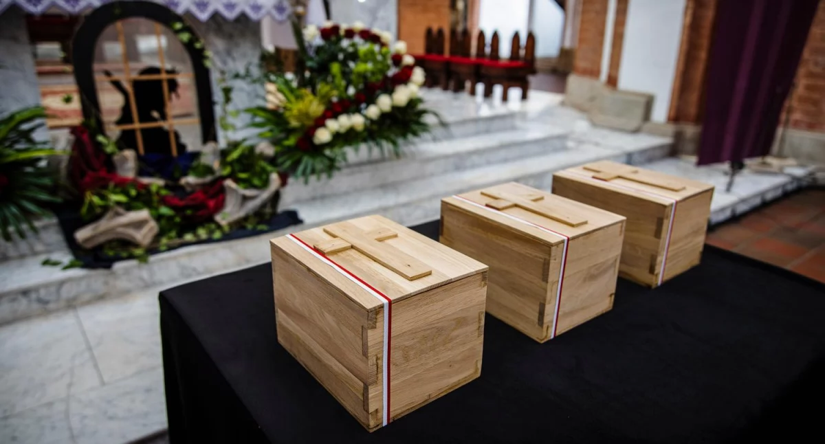 Szczątki ofiar zbrodni katyńskiej spoczęły w Kościele Garnizonowym