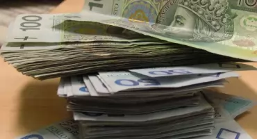 Polacy zarabiają więcej, ale nierówno. Najnowsze dane GUS pokazują obraz rynku pracy