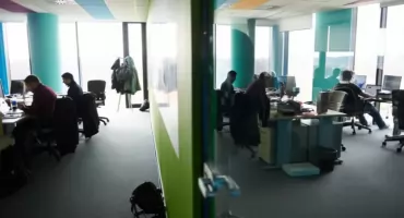 Szokujące dane ZUS. Emeryci masowo zostają w pracy