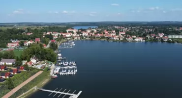 Mazurska perełka z drona! Ryn między dwoma jeziorami
