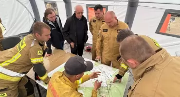 Pożar lasu w powiecie wołomińskim. Strażacy wciąż walczą z żywiolem