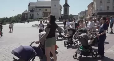 To miały być zwykłe spacery. Dziś pomagają setkom rodziców