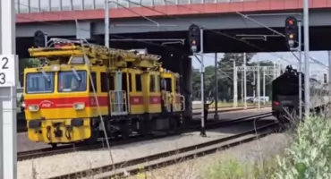 Chaos pod Warszawą. Zerwana sieć sparaliżowała ruch pociągów