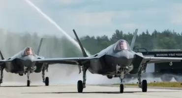Huk nad stolicą. Tak Polska wita nowe F-35 [WIDEO]