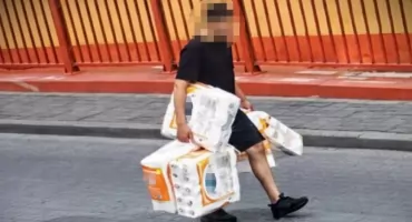 Kryzys żołądkowy czy złodziejstwo? 42‑latek ukradł 1800 rolek papieru toaletowego