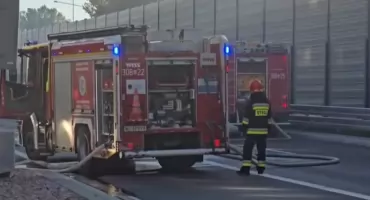 Kolejny autobus spłonął w Warszawie. Ogień błyskawicznie objął pojazd