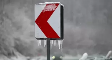 Zostawili 37-latka przy trasie w mroźną noc. Teraz staną przed sądem