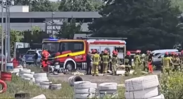 Dramat na Bemowie. Awionetka runęła na ziemię i stanęła w płomieniach