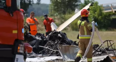 Bemowo w szoku. Po katastrofie awionetki nie żyją dwie osoby [ZDJĘCIA]