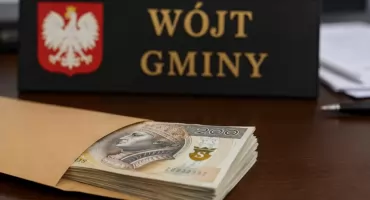 Szokujące zarzuty wobec wójta. Prokuratura: przez lata miał brać pieniądze
