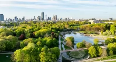Nie tylko beton i asfalt. Warszawa stawia na błękitno-zieloną przyszłość?
