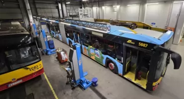 To będzie hit wakacji w Warszawie. Wyjątkowy autobus wyjedzie na ulice miasta