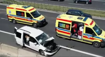 S8 w Markach jak pobojowisko. Kilkanaście aut rozbitych
