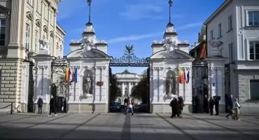 Rekordowe zainteresowanie studiami na UW. Te kierunki przyciągnęły tłumy