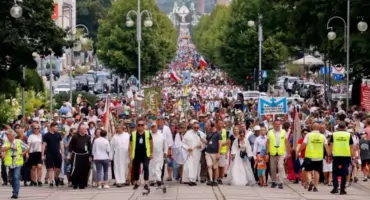 Nie zatrzyma ich upał ani zmęczenie. Tysiące pielgrzymów ruszą z Warszawy