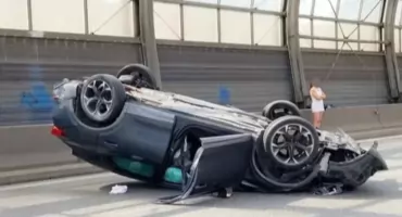 Dachowanie na S8. Dwoje dzieci w szpitalu